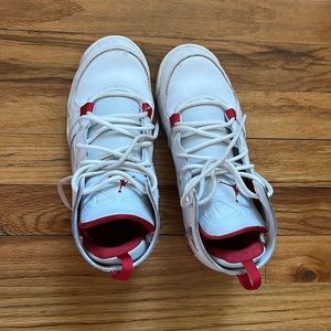 Jordan Nike Air boys sneaker 4.5Y